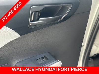 2022 Toyota Highlander Hybrid LE