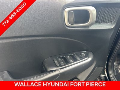 2022 Hyundai Venue SE