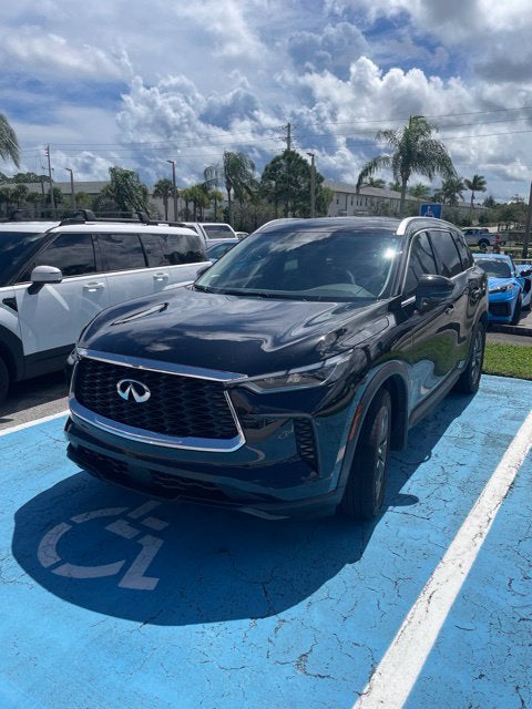 2025 INFINITI QX60 LUXE