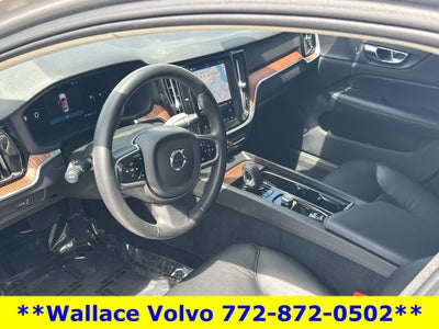 2023 Volvo S60 B5 Plus Dark Theme