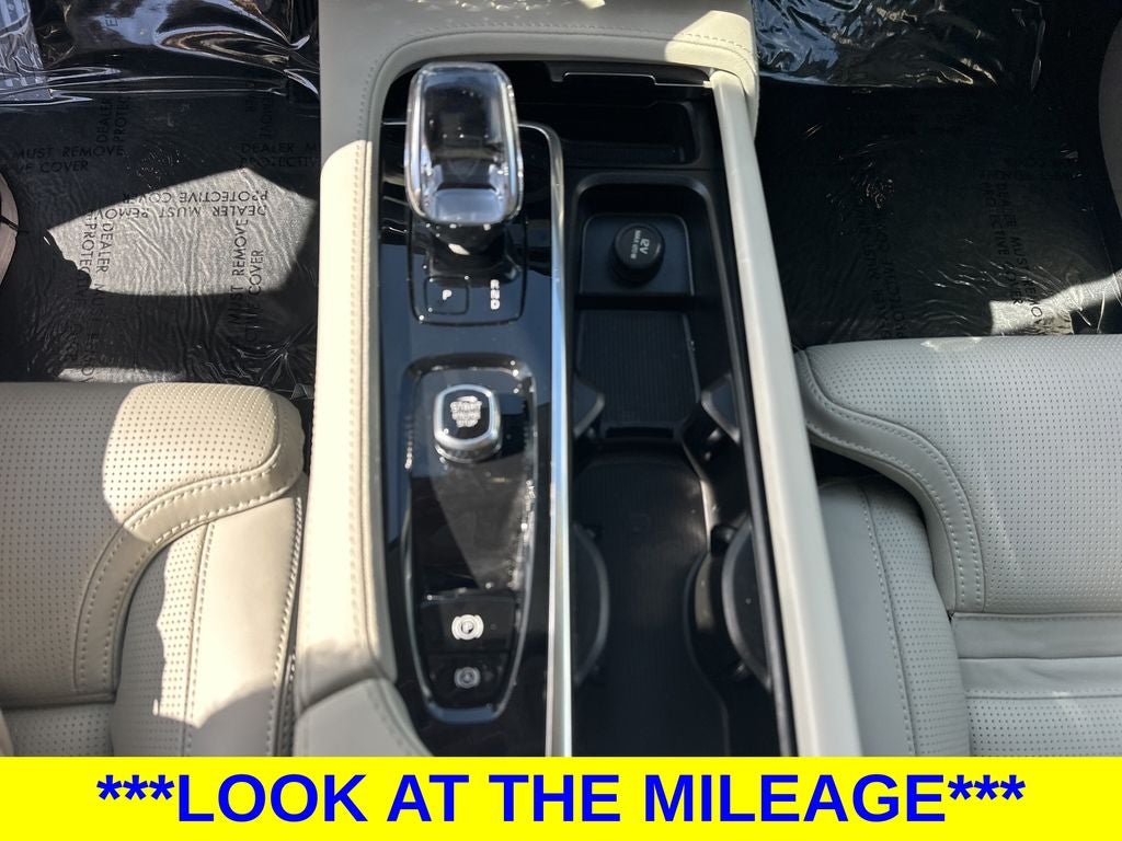 2025 Volvo XC90 B6 Ultra