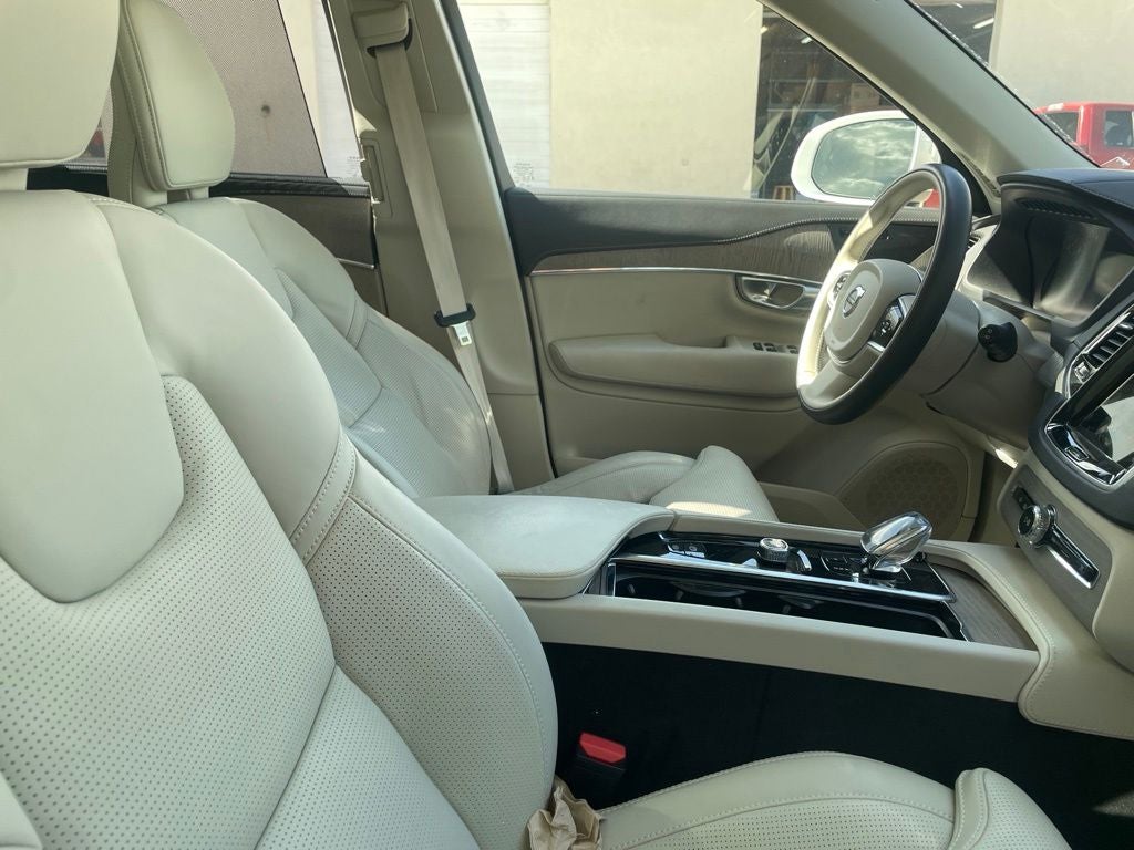 2025 Volvo XC90 B6 Ultra