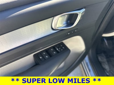 2022 Volvo XC40 Momentum