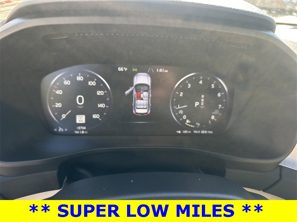 2022 Volvo XC40 Momentum