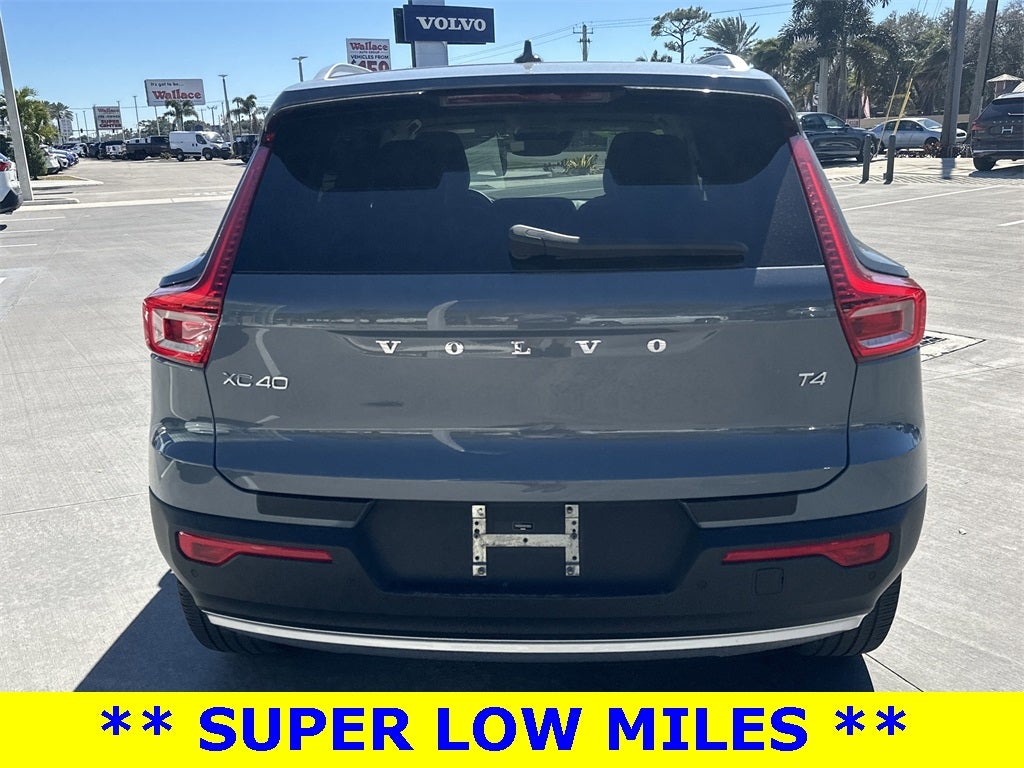 2022 Volvo XC40 Momentum