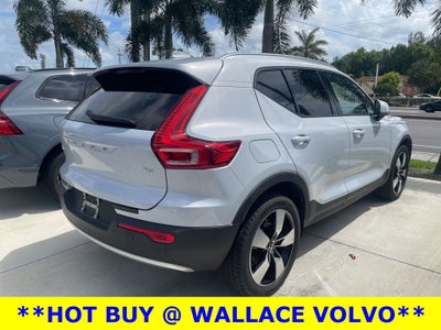2020 Volvo XC40 Momentum