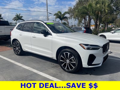 2023 Volvo XC60 Recharge Plug-In Hybrid T8 Plus Dark Theme