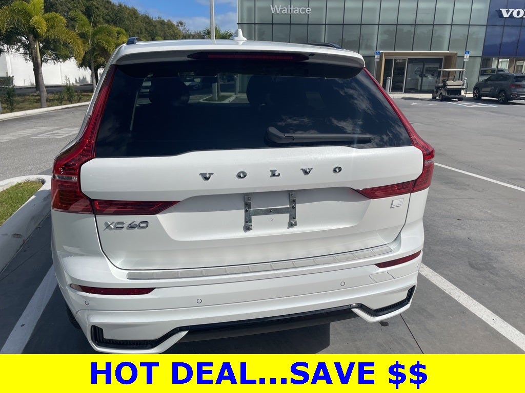 2023 Volvo XC60 Recharge Plug-In Hybrid T8 Plus Dark Theme
