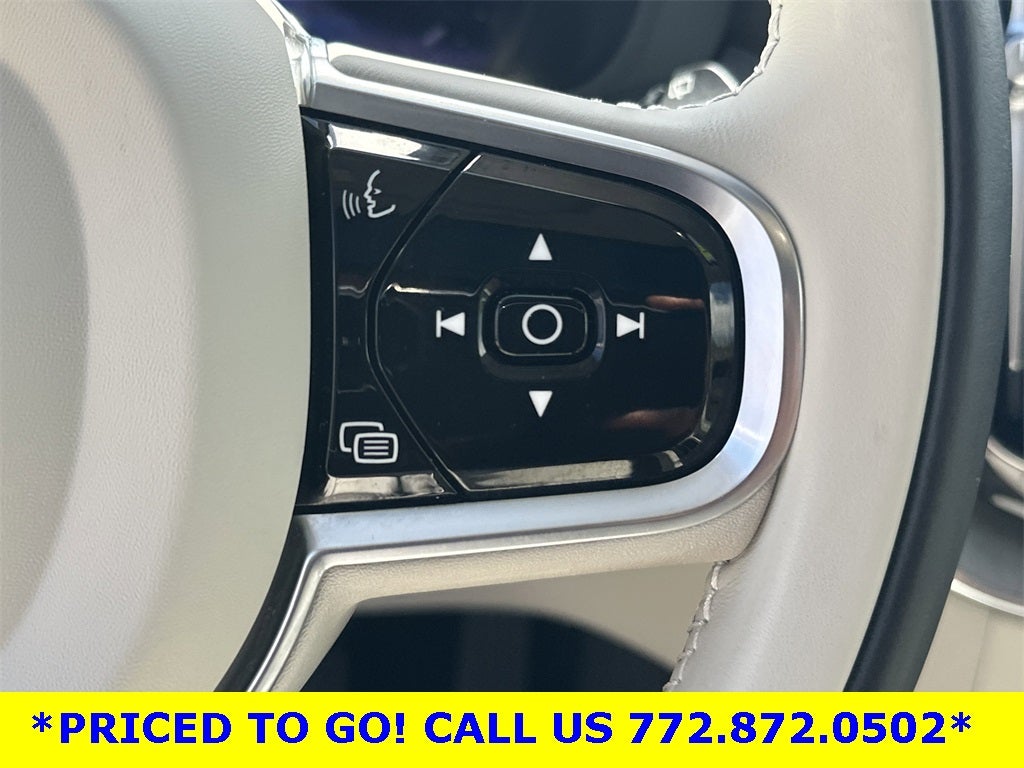 2023 Volvo XC60 B5 Plus Dark Theme