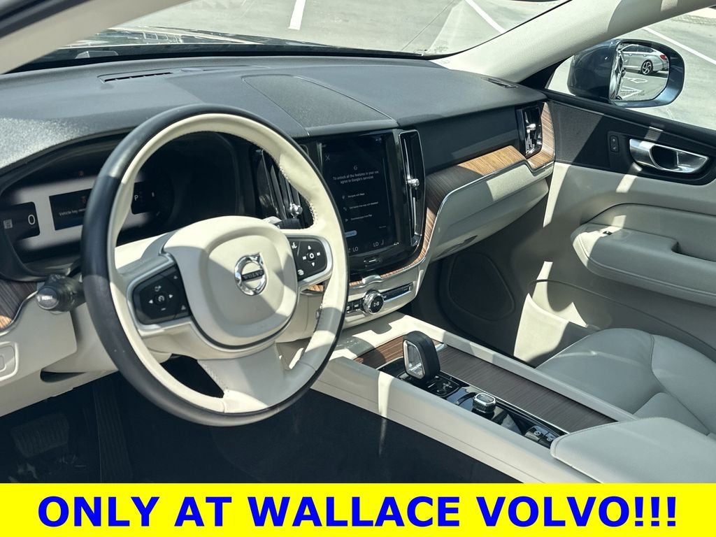 2022 Volvo XC60 B5 Momentum