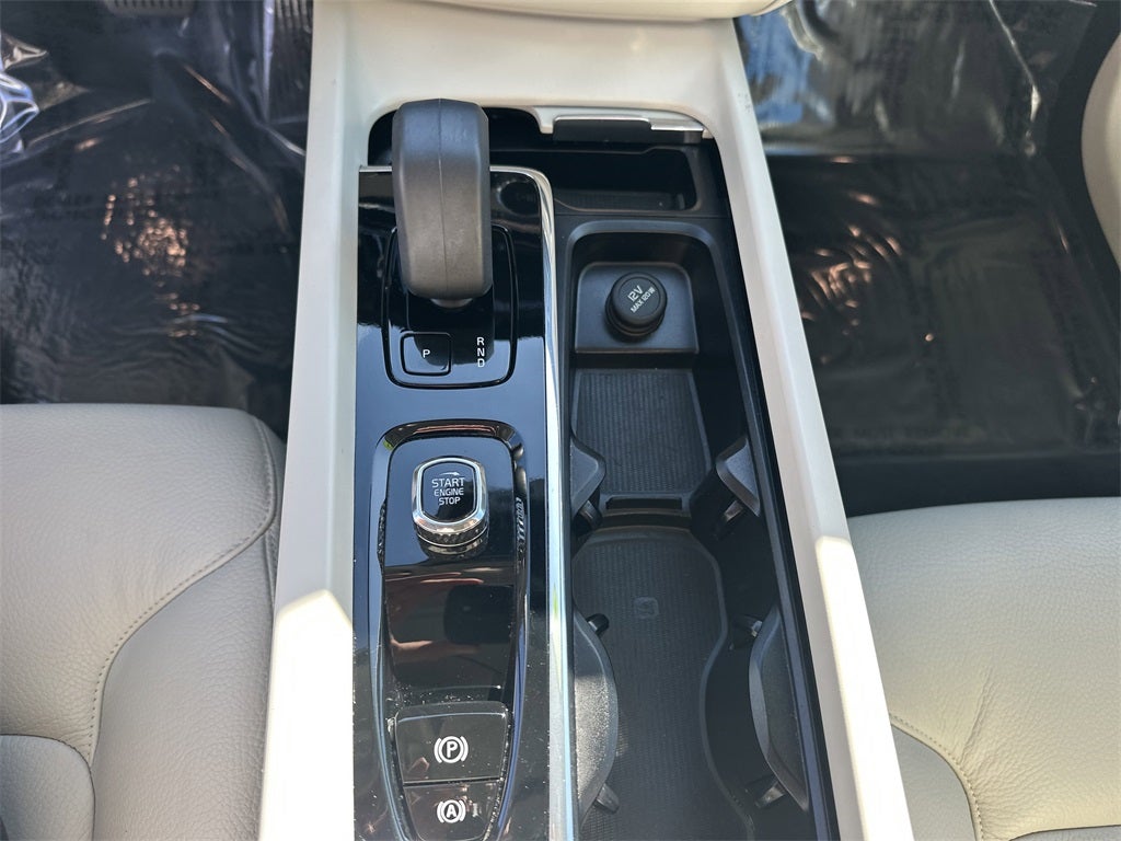 2024 Volvo XC60 B5 Core