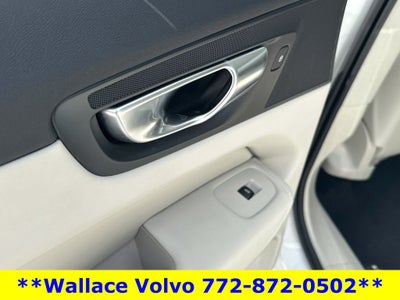 2024 Volvo XC60 B5 Plus Dark Theme