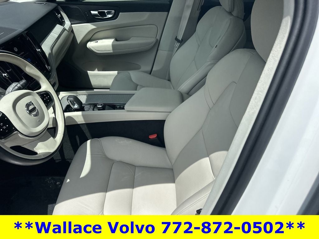 2024 Volvo XC60 B5 Plus Dark Theme