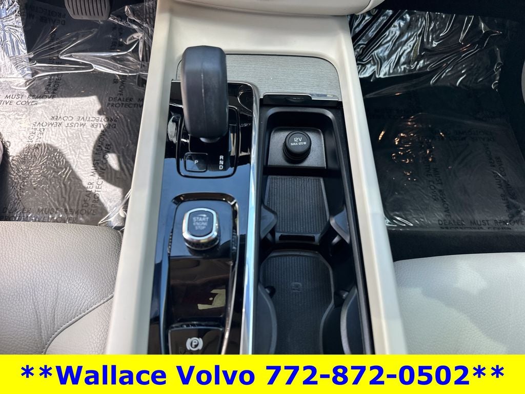 2024 Volvo XC60 B5 Plus Dark Theme