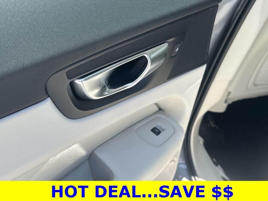 2024 Volvo XC60 B5 Plus Dark Theme