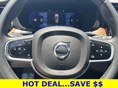 2023 Volvo XC60 B5 Plus Dark Theme