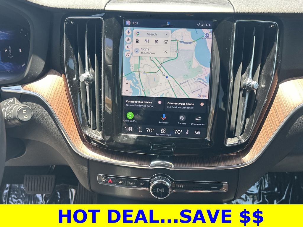 2023 Volvo XC60 B5 Plus Dark Theme