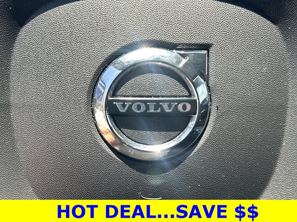 2023 Volvo XC60 B5 Plus Dark Theme