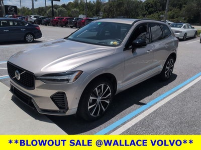 2024 Volvo XC60 B5 Ultimate Dark Theme