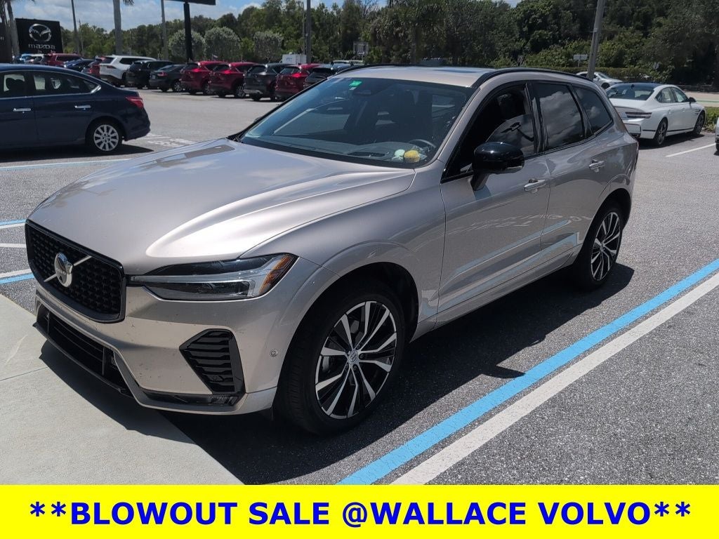 2024 Volvo XC60 B5 Ultimate Dark Theme