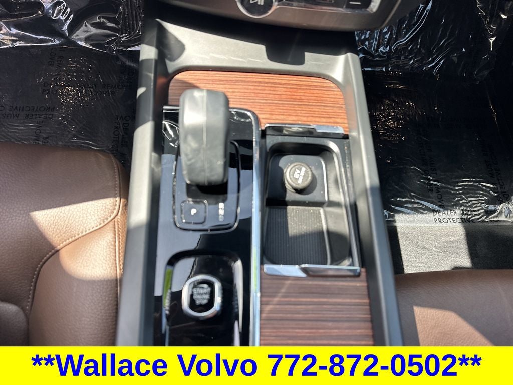 2023 Volvo XC60 B5 Plus Dark Theme