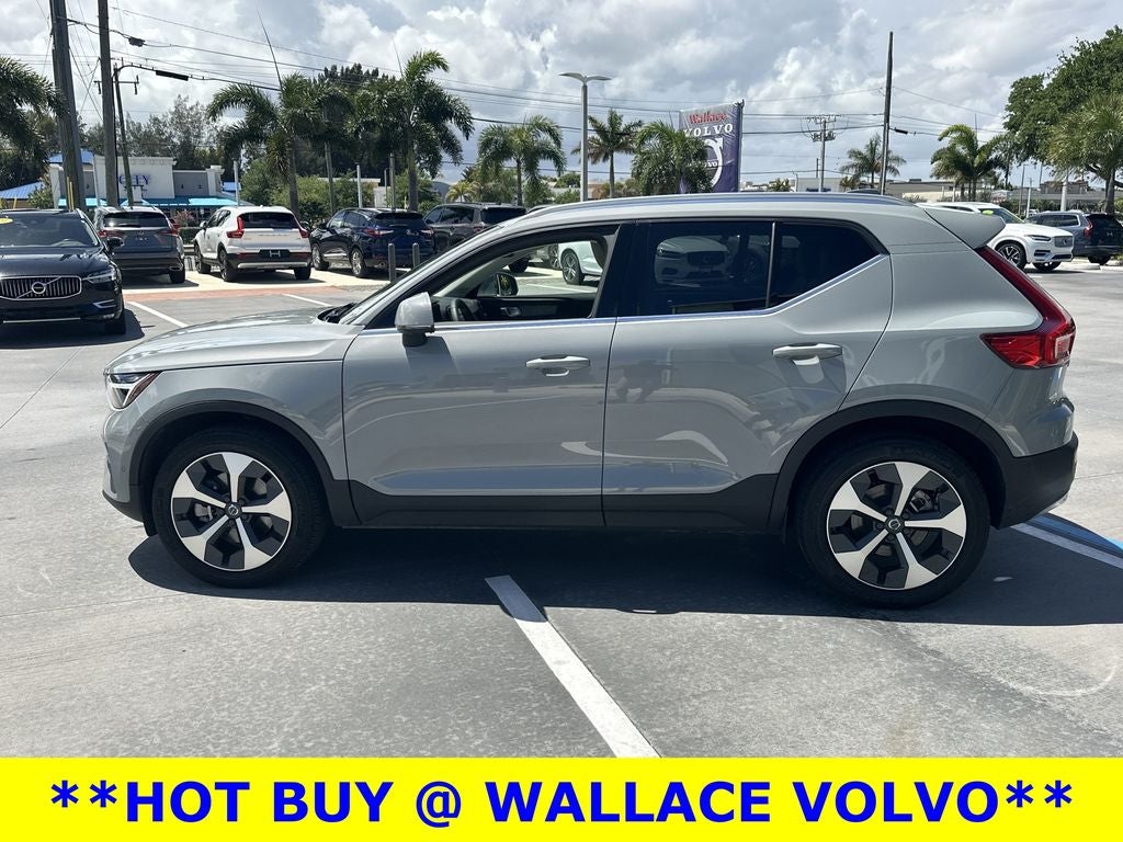 2024 Volvo XC40 B5 Plus Bright Theme