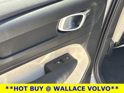 2024 Volvo XC40 B5 Plus Bright Theme