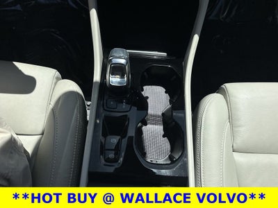 2024 Volvo XC40 B5 Plus Bright Theme