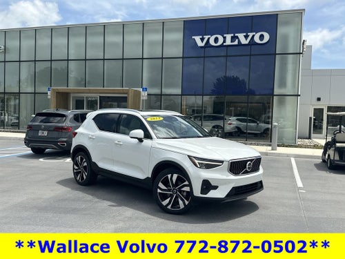2023 Volvo XC40 B5 Plus Bright Theme