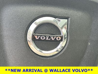 2023 Volvo XC40 B5 Plus Bright Theme