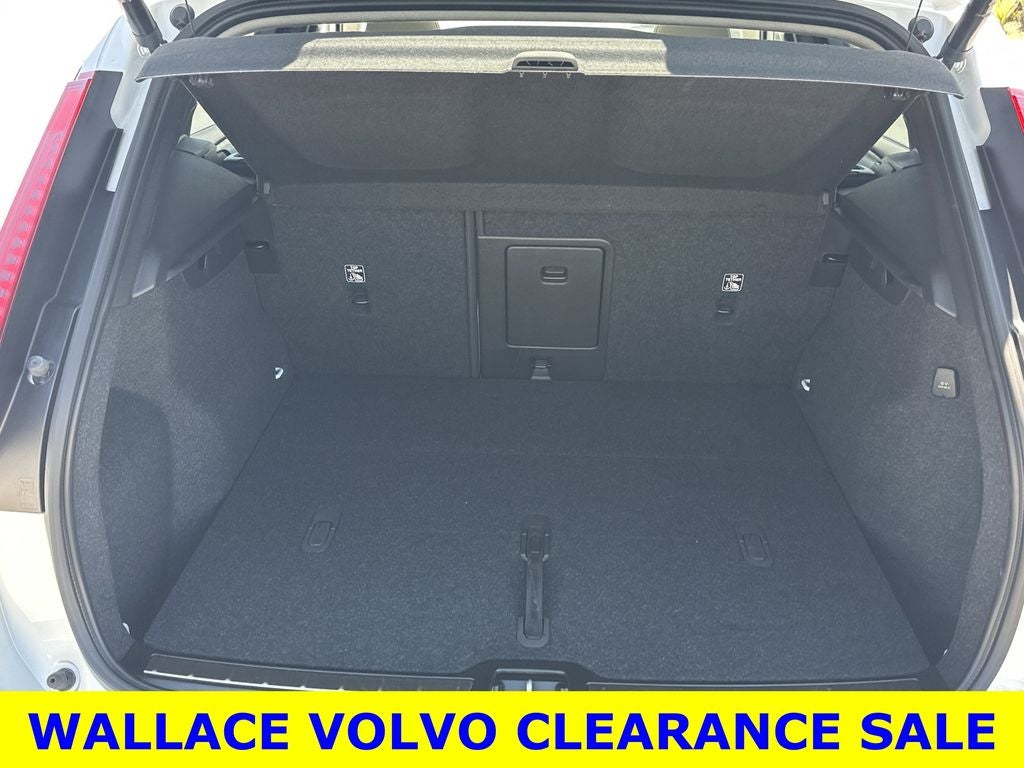 2023 Volvo XC40 B5 Plus Bright Theme