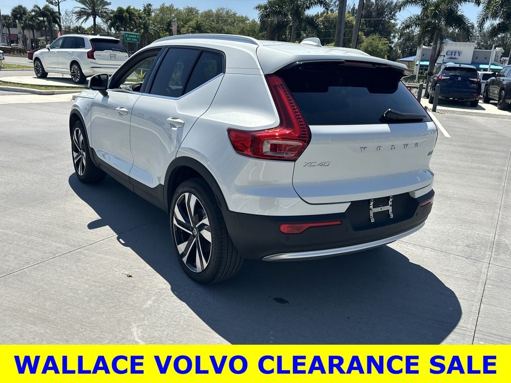 2023 Volvo XC40 B5 Plus Bright Theme