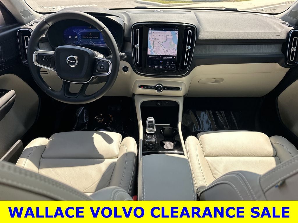 2023 Volvo XC40 B5 Plus Bright Theme