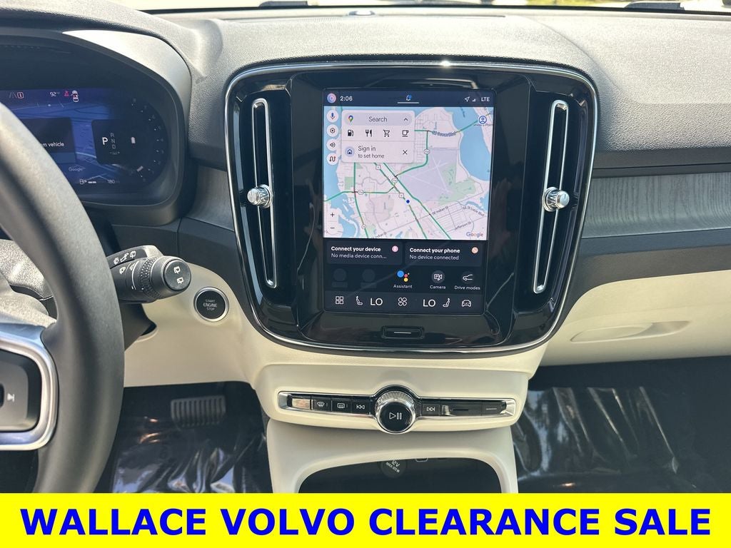 2023 Volvo XC40 B5 Plus Bright Theme