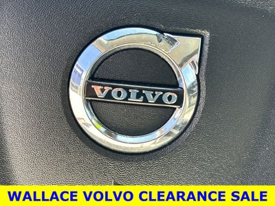 2023 Volvo XC40 B5 Plus Bright Theme
