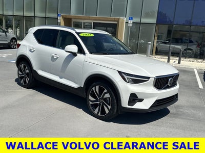 2023 Volvo XC40 B5 Plus Bright Theme