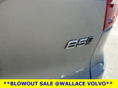 2025 Volvo XC40 B5 Core