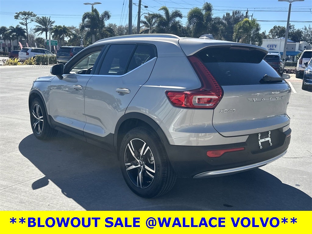 2025 Volvo XC40 B5 Core