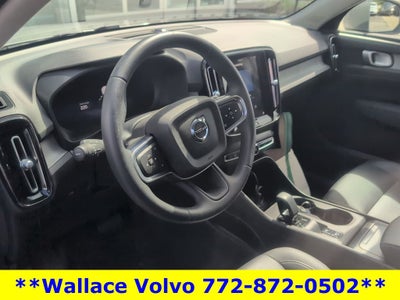 2025 Volvo XC40 B5 Core