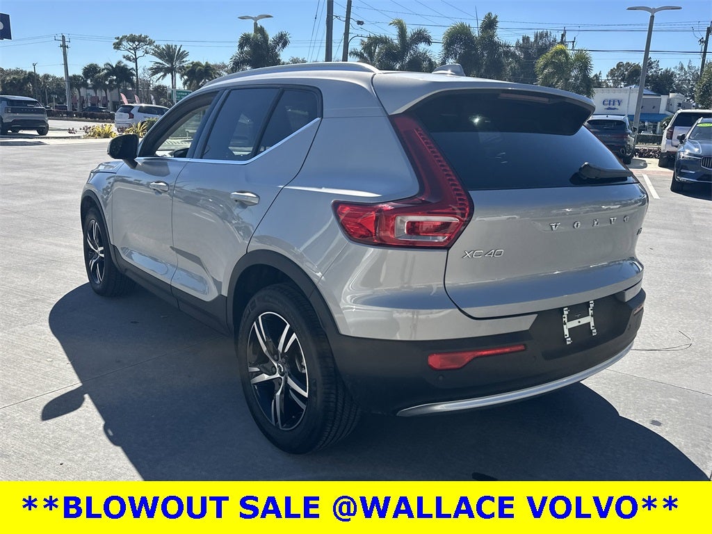 2025 Volvo XC40 B5 Core
