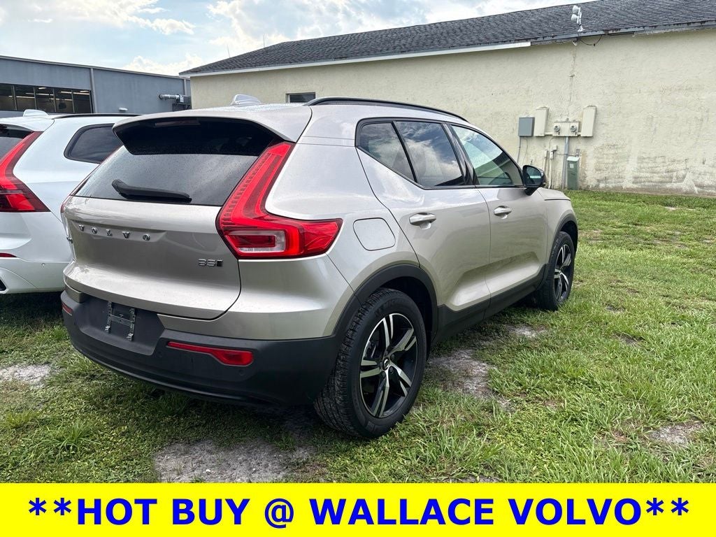 2024 Volvo XC40 B5 Core