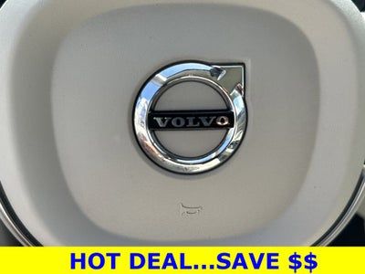 2025 Volvo XC90 B5 Plus