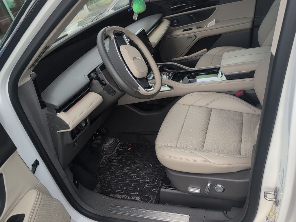2025 Lincoln Nautilus Reserve