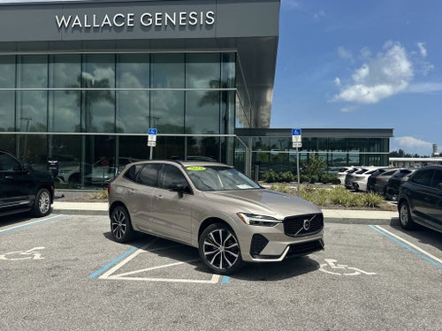 2024 Volvo XC60 B5 Plus Dark Theme