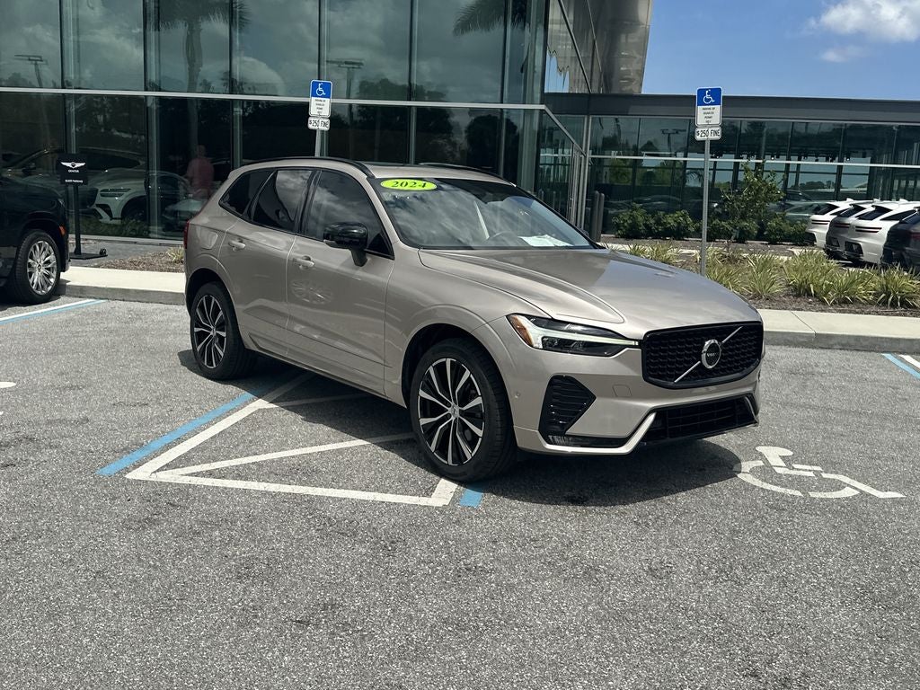 2024 Volvo XC60 B5 Plus Dark Theme