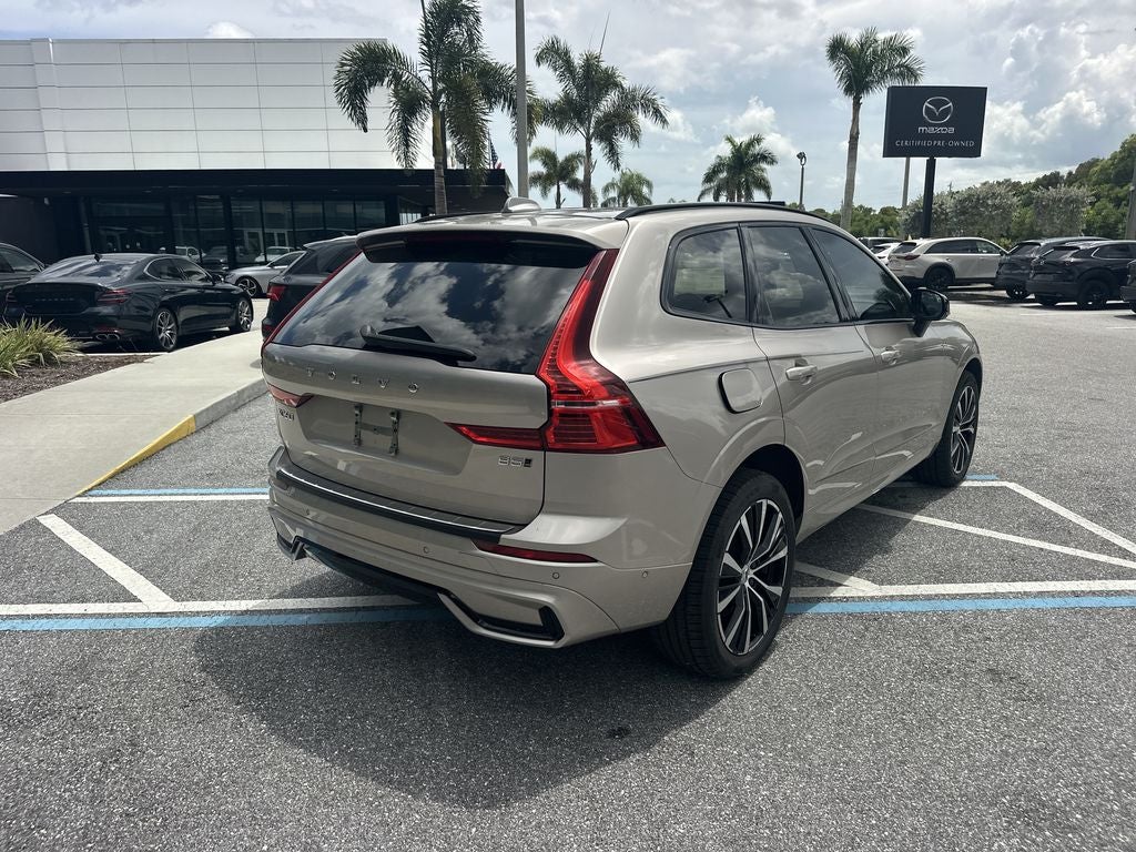 2024 Volvo XC60 B5 Plus Dark Theme