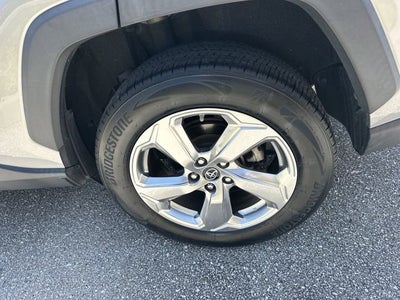 2021 Toyota RAV4 LE