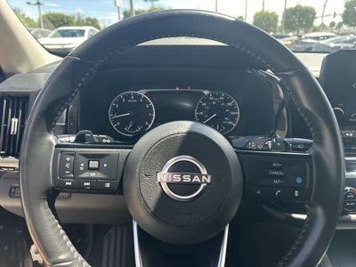 2025 Nissan Pathfinder SL