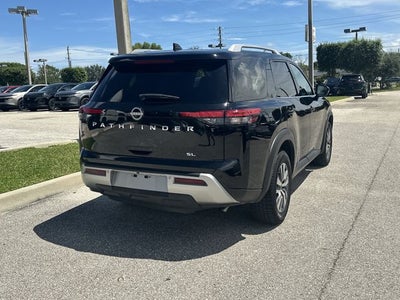 2025 Nissan Pathfinder SL