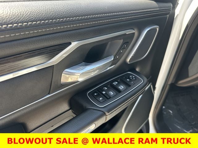 2023 RAM 1500 Laramie w/ Air Suspension